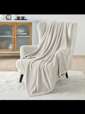 Cozy Plush Throw Blanket - Light Beige